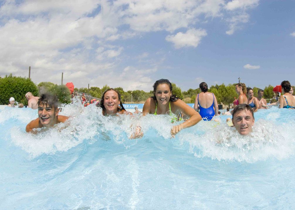 Wave pool Marineland Cataluña